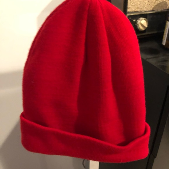 Oakley Beanie - Picture 2 of 2